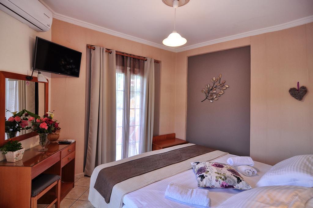 Rolandos Apartments Agios Gordios  Dış mekan fotoğraf